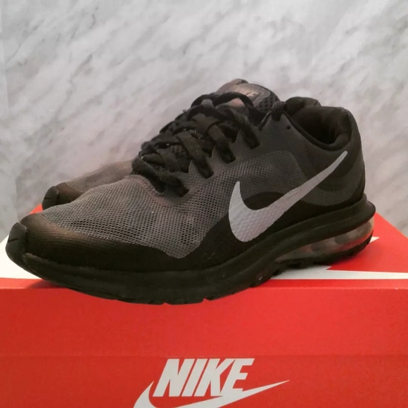 NIKE AIR MAX DYNASTY 2 Women's Black Running Shoes 852445-001 Size 6 - Picture 6 of 8
